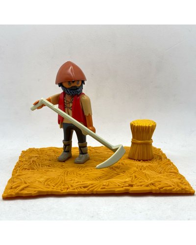Playmobil Aldeano con Guadaña y Paja FCO883