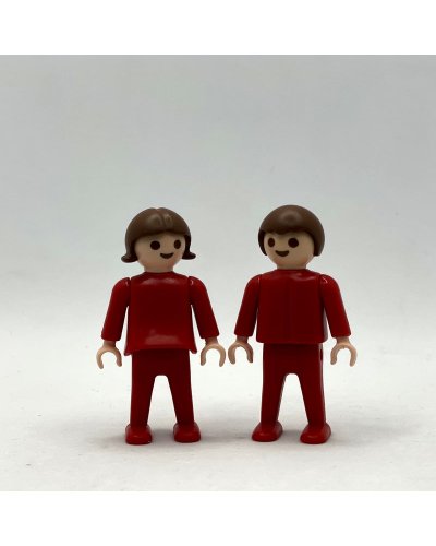 Playmobil pareja niños rojos