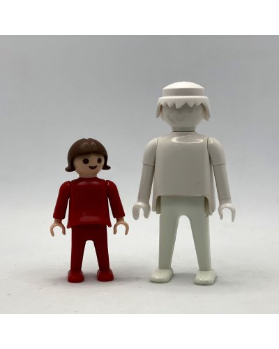 Playmobil pareja niños rojos