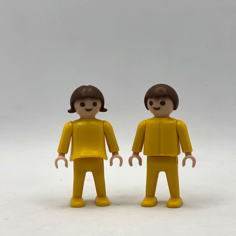 Playmobil pareja ninos amarillos