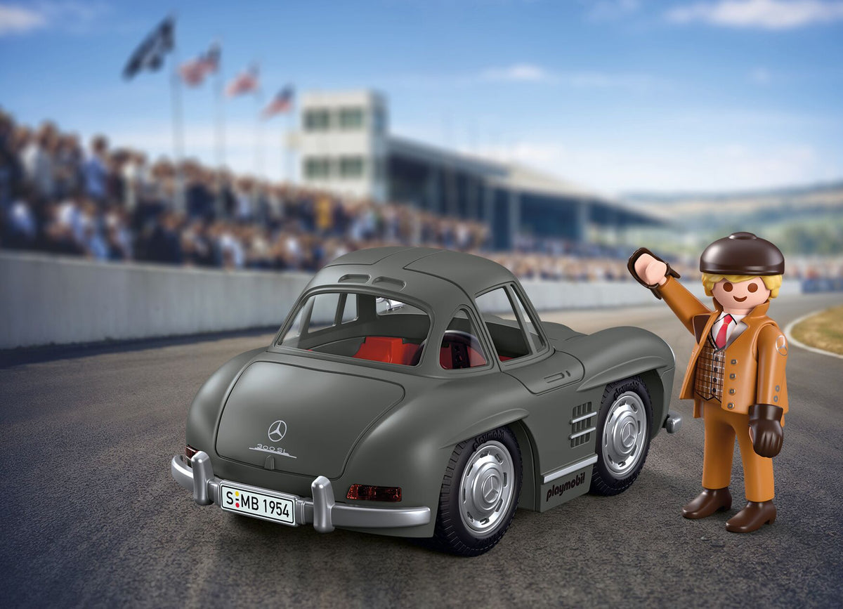 Trasera del Playmobil 72238 Mercedes-Benz 300 SL con el rótulo 300 SL y la figura del conductor en el circuito