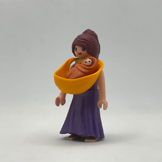 Playmobil Aldeana con Bebé en Portabebés FCO304