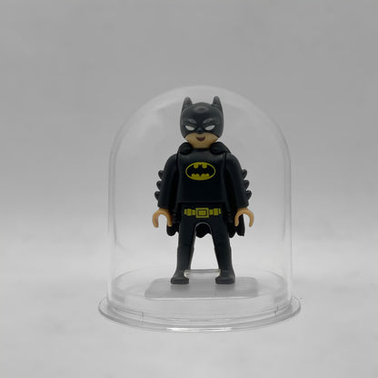 Playmobil Batman FCO975 - minifigura DC dentro de su urna expositora transparente con base y peana