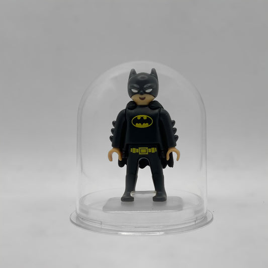 Playmobil Batman FCO975 - minifigura DC dentro de su urna expositora transparente con base y peana