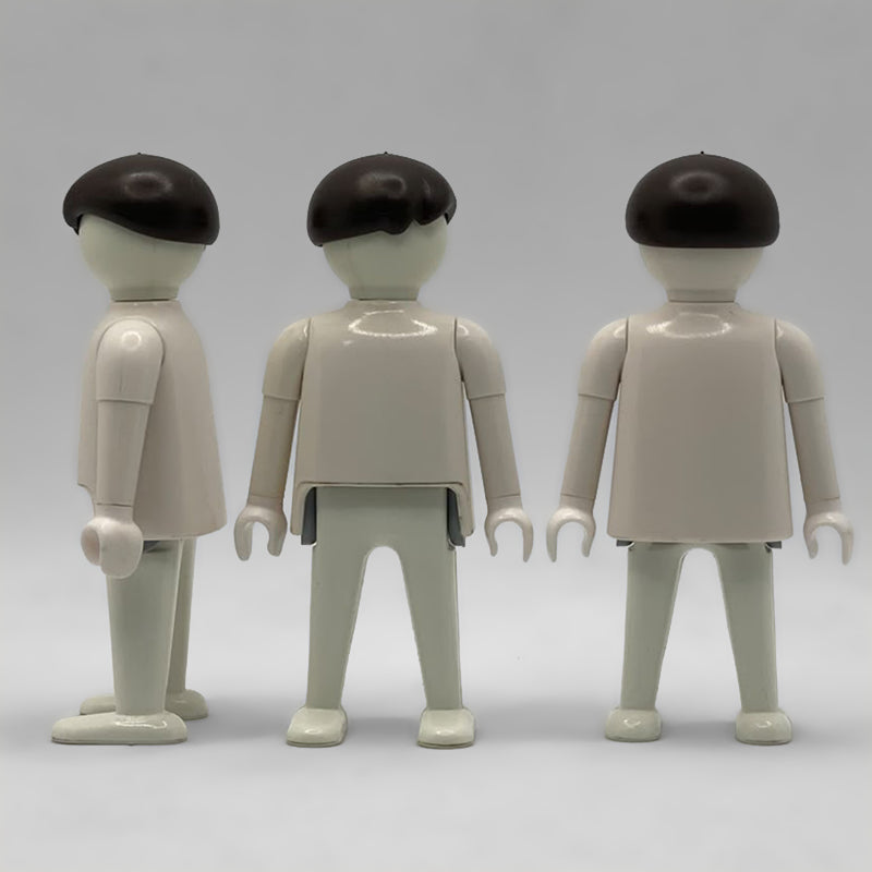 Playmobil Peluca Marrón Chocolate PEL227 montada, vista de perfil, frente y trasera