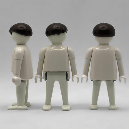 Playmobil Peluca Marrón Chocolate PEL227 montada, vista de perfil, frente y trasera