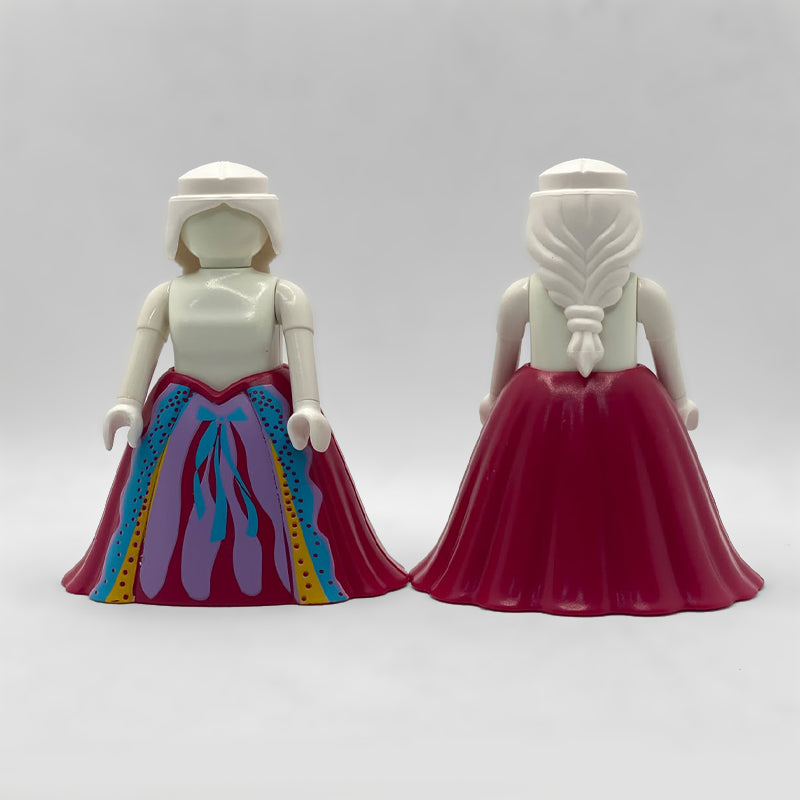 Playmobil falda color frambuesa CHA021 de frente y por detrás: la espalda es frambuesa lisa con los pliegues moldeados