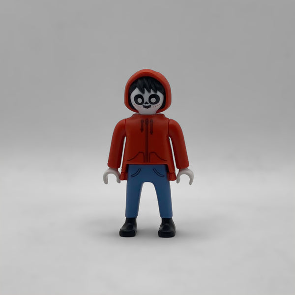 Playmobil Miguel Rivera de Coco con rostro de calavera y sudadera roja FCO989