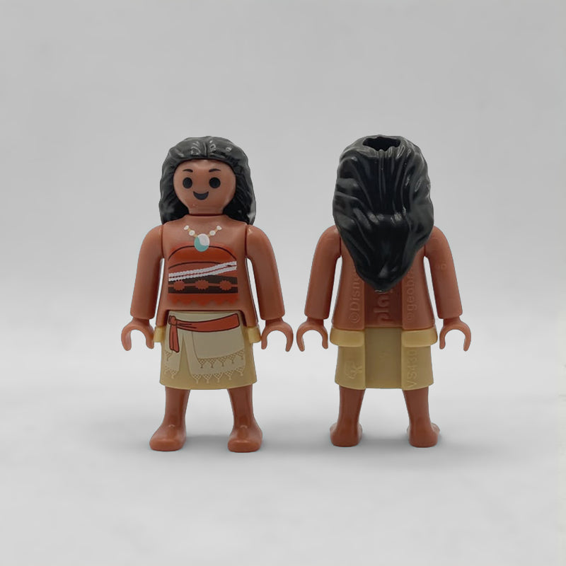Vaiana Playmobil FCO1003 de frente y de espalda con el marcaje ©Disney, playmobil y ©geobra y el código de molde en la falda
